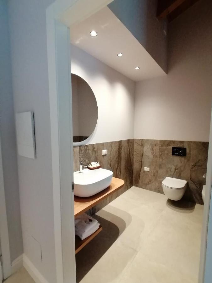 לאזיסה Agriturismo La Rondinella מראה חיצוני תמונה