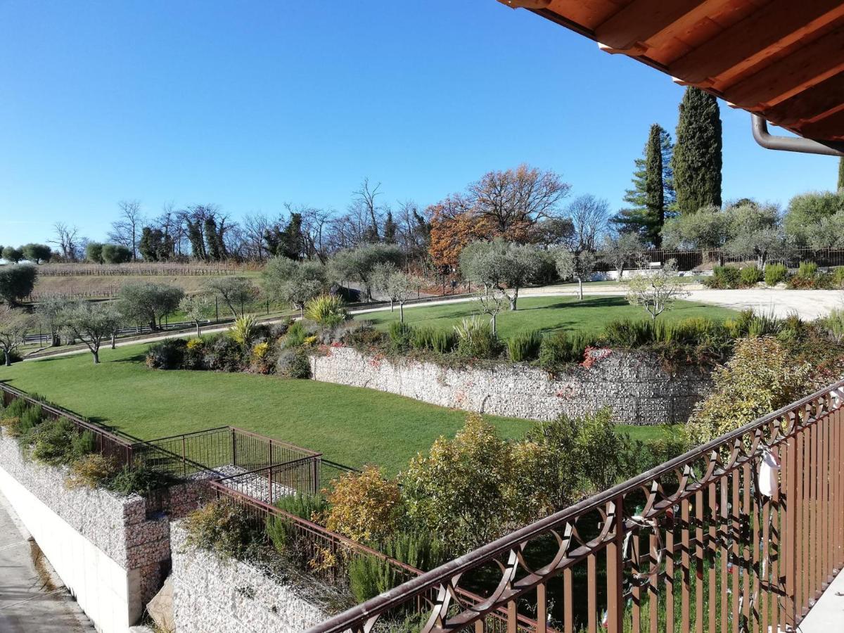 לאזיסה Agriturismo La Rondinella מראה חיצוני תמונה