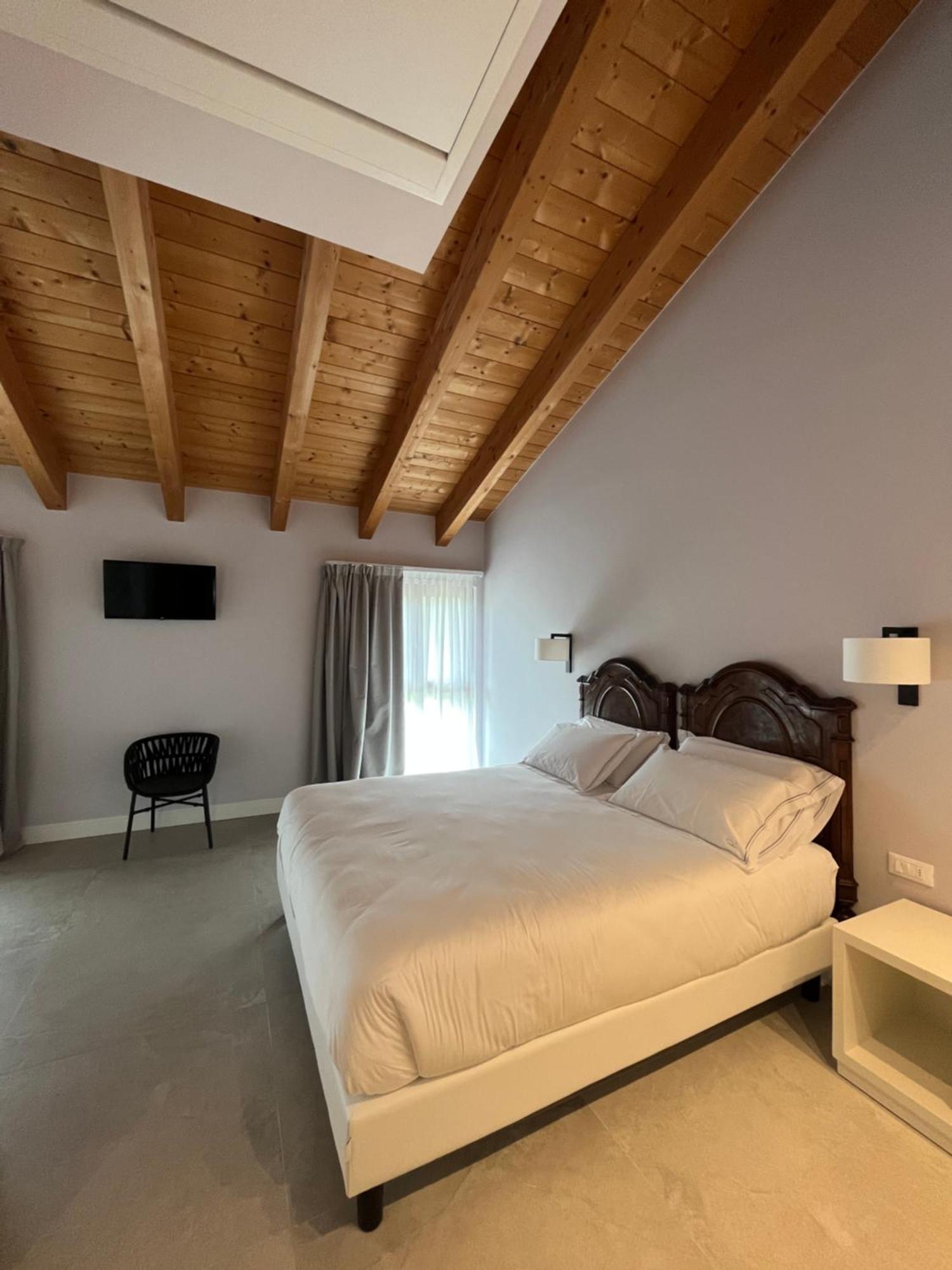 לאזיסה Agriturismo La Rondinella מראה חיצוני תמונה