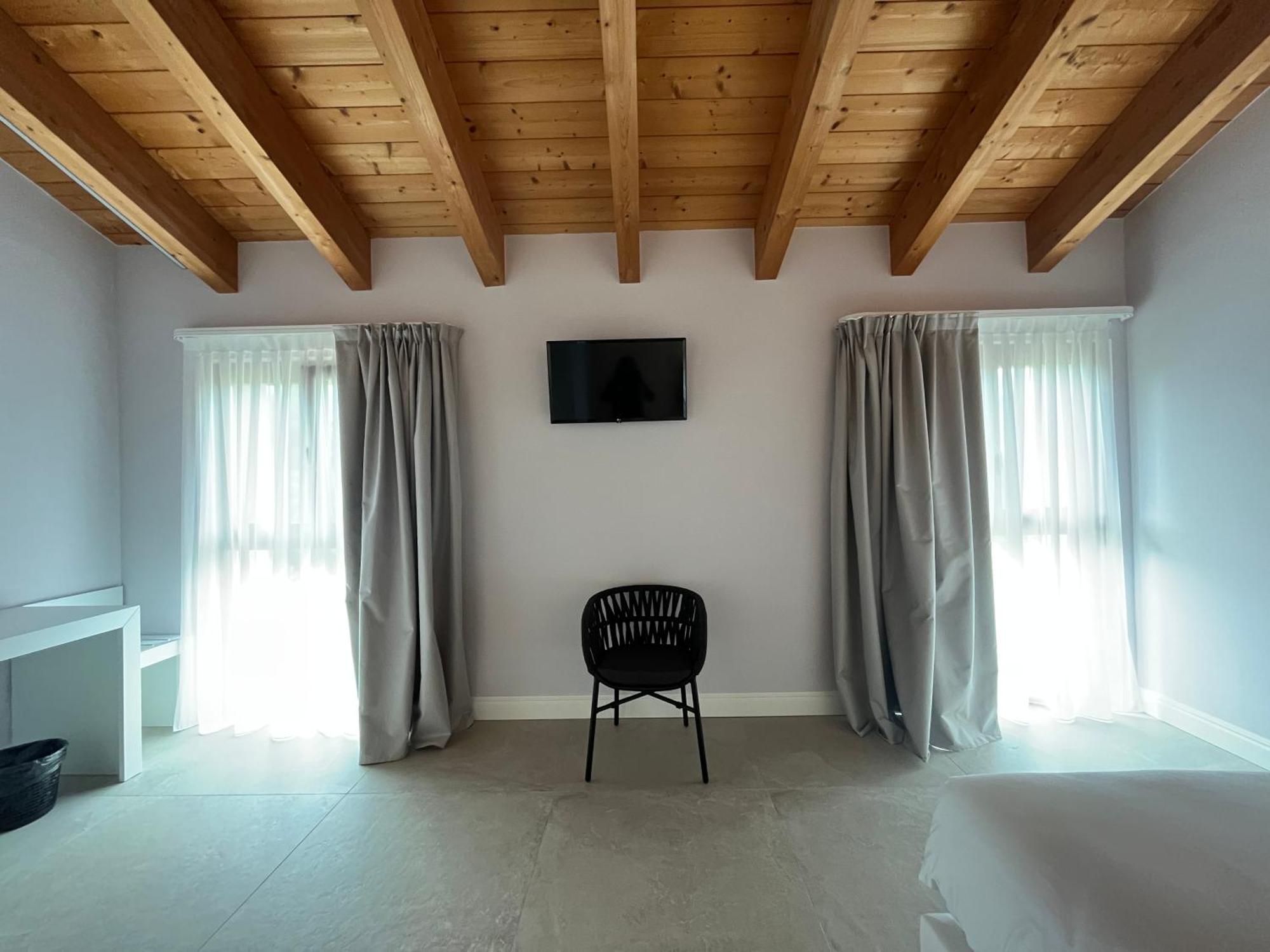 לאזיסה Agriturismo La Rondinella מראה חיצוני תמונה
