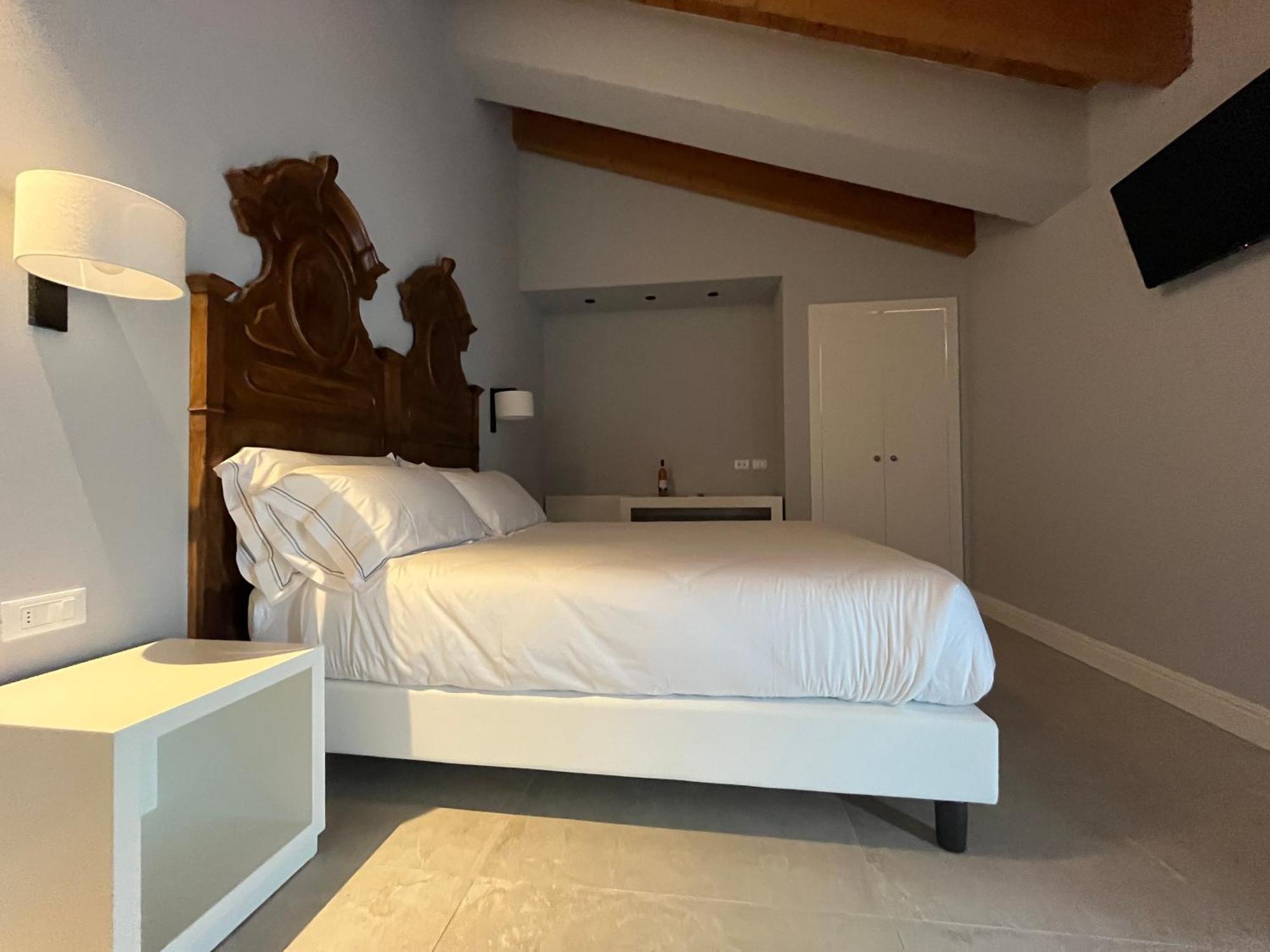לאזיסה Agriturismo La Rondinella מראה חיצוני תמונה