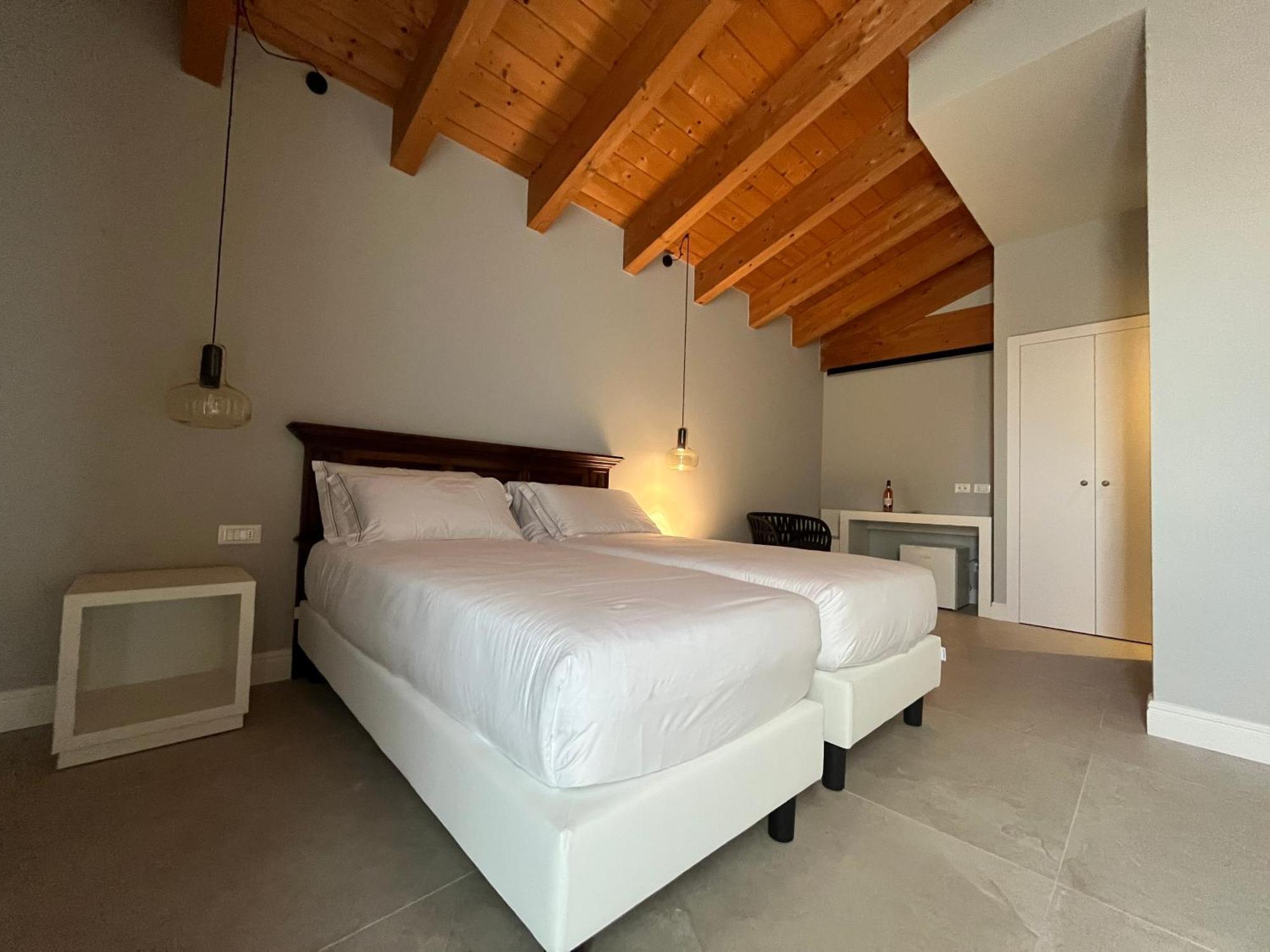 לאזיסה Agriturismo La Rondinella מראה חיצוני תמונה