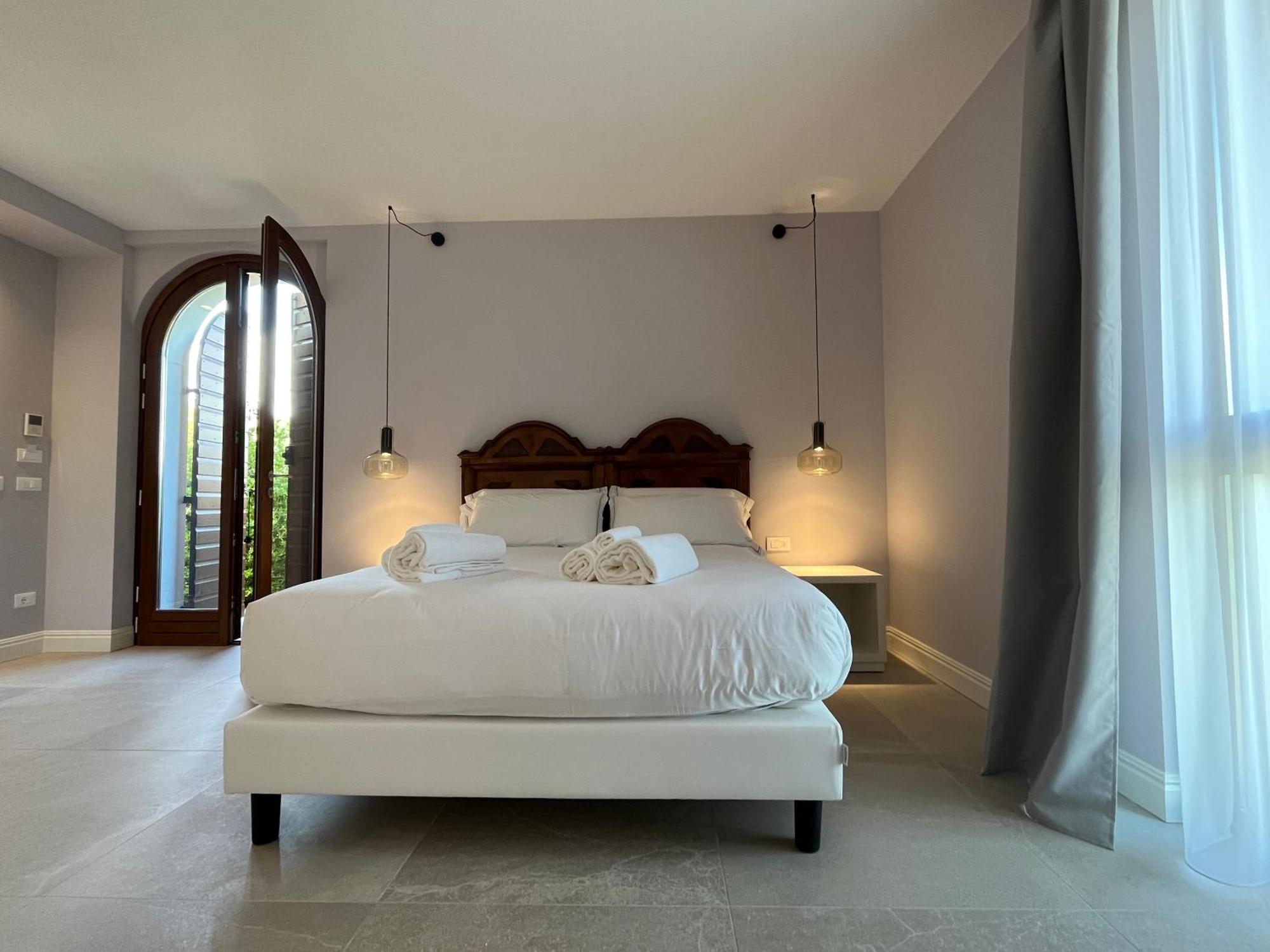 לאזיסה Agriturismo La Rondinella מראה חיצוני תמונה